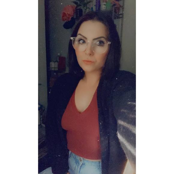 Meet your Posher, Tori - Picture 1 of 1